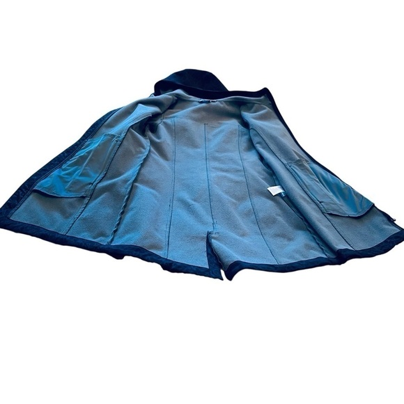 Cloudveil Hooded Black Soft Shell - Rose Design
Jacket Size XS - Picture 6 of 14